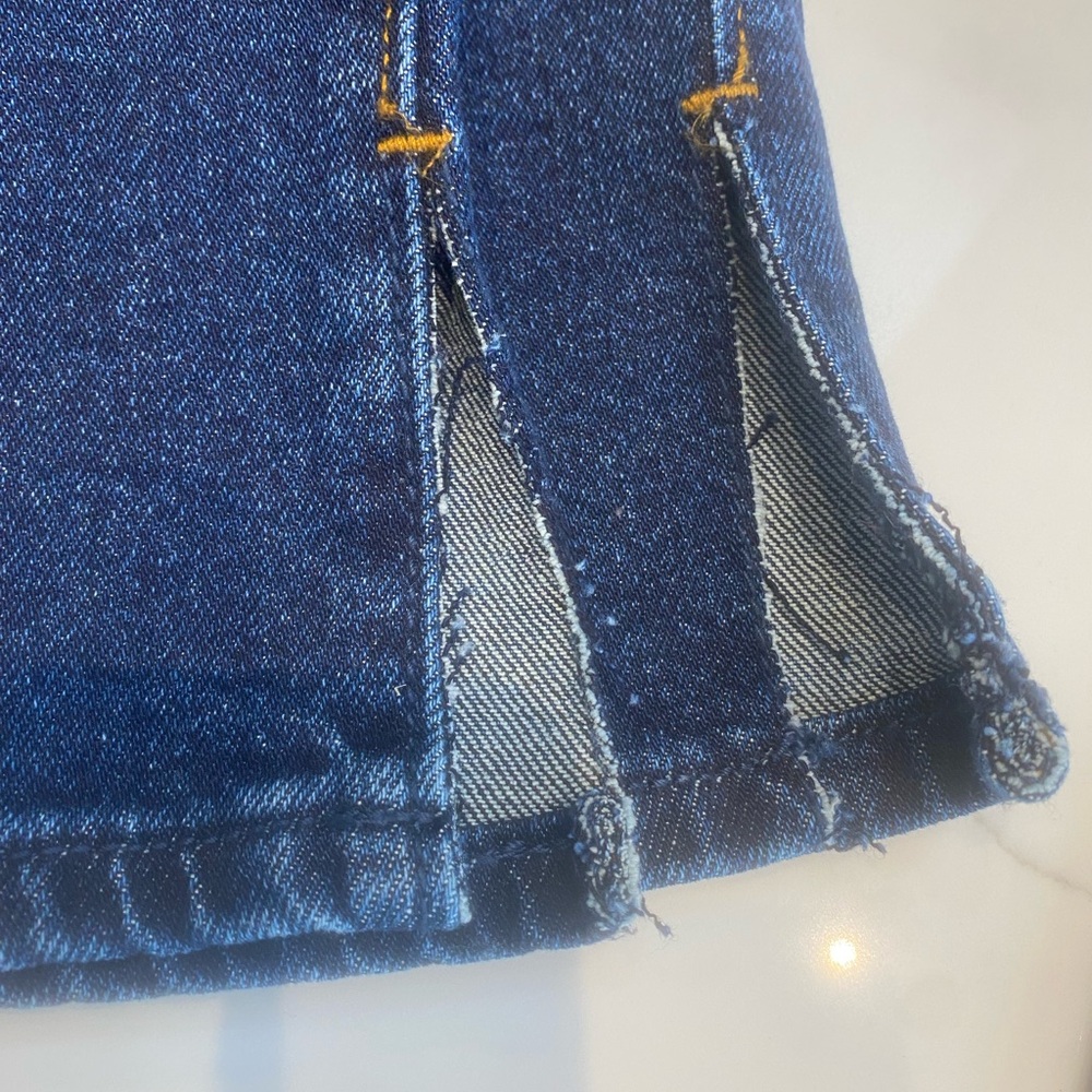 Brand new with tags! Hollister Women's Dark Blue Jeans - Picture 7 of 9